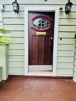 Exterior detail - Just Minutes from Downtown. Cozy, Peaceful & Updated Tampa Bungalow (Tampa)