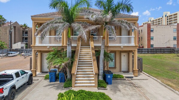 Exterior - Welcome to your South Padre Island getaway! A 2-minute stroll from door 2 beach! (South Padre Island)