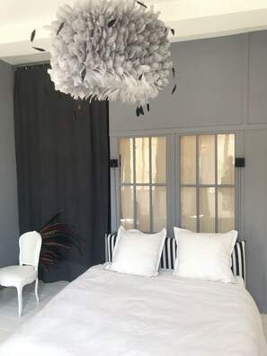 3 habitaciones, tabla de planchar con plancha, internet y ropa de cama 