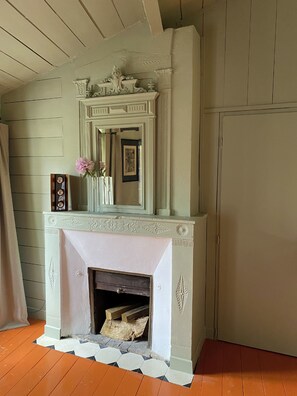 Interior - MAISON MATEJEWSKI Bed and breakfast with garden (Blaye)