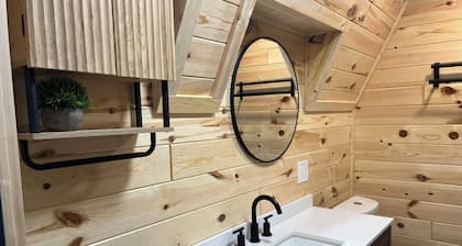 Base Camp - Cozy 2-bed with ORV trail access. Fully fenced-in and dog-friendly