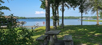 Waterview Townhouse within walking distance of Lake Anna Taphouse