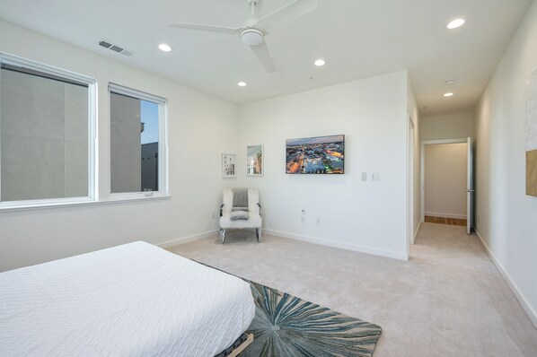 3 bedrooms, internet, bed sheets