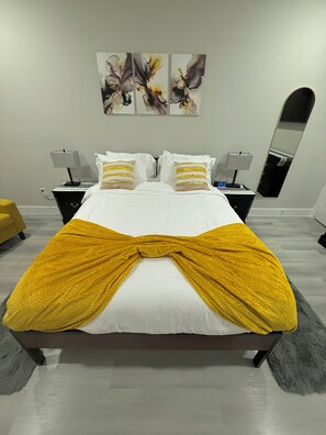 3 bedrooms, iron/ironing board, WiFi, bed sheets - Houston Haven•3BR/3Bth/5bed•NRG,Med-Ctr,DT (Houston)