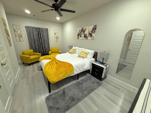 3 slaapkamers, een strijkplank/strijkijzer, wifi, beddengoed