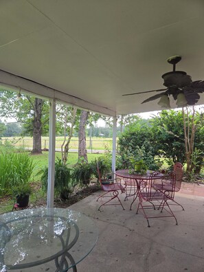 Outdoor dining