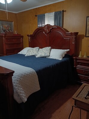 3 bedrooms, desk, free WiFi, bed sheets