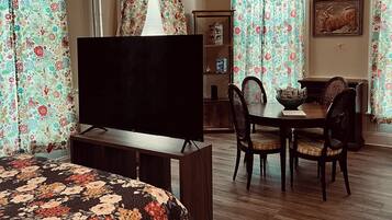 2 chambres, fer et planche à repasser, Wi-Fi, literie fournie