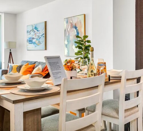 Luxury-2BD down town Tampa channel side 3-BED FREE-PARKING