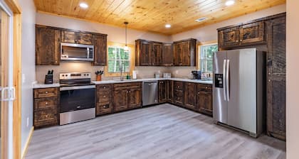 Cozy Cabin in Ellijay Near Blue Ridge