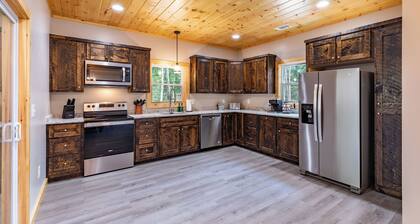 Cozy Cabin in Ellijay Near Blue Ridge