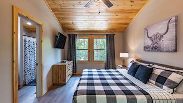 Superior House, 3 Bedrooms, Non Smoking | Blackout drapes, iron/ironing board, free WiFi