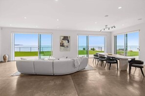 Smart TV, fireplace - Santa Barbara Oceanfront Luxury + Beach Access (Santa Barbara)