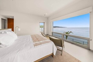 4 bedrooms, free WiFi, bed sheets - Santa Barbara Oceanfront Luxury + Beach Access (Santa Barbara)