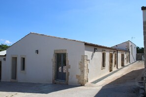 Esterni