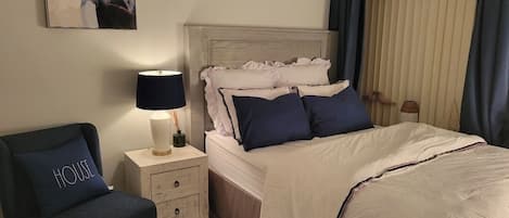 1 chambre, fer et planche à repasser, draps fournis