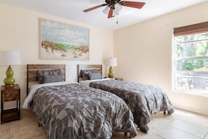 3 bedrooms, free WiFi, bed sheets - Inviting home w/ big yard & walkable neighborhood! 3br/2ba (Tampa)