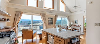 Serene & Bright: Minnewaska Mtn Views ~ Deck ~BBQ