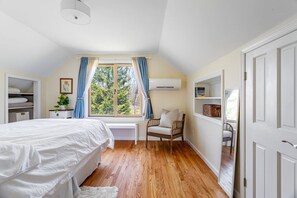 3 habitaciones, escritorio, tabla de planchar con plancha y wifi