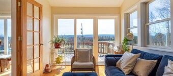 Serene & Bright: Minnewaska Mtn Views ~ Deck ~BBQ