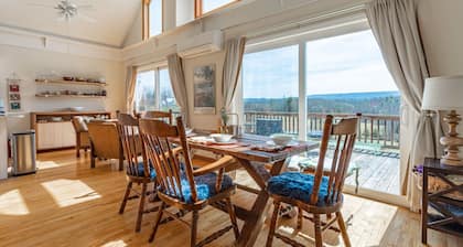 Serene & Bright: Minnewaska Mtn Views ~ Deck ~BBQ
