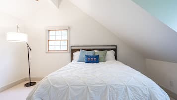 Desk, iron/ironing board, travel cot, WiFi