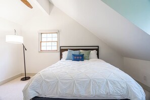 4 bedrooms, desk, iron/ironing board, travel cot