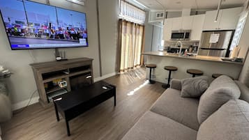 Smart TV, fireplace, stereo