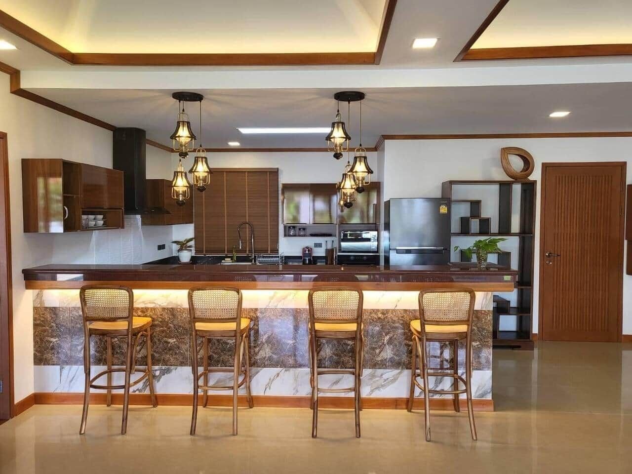 Køleskab, mikrobølgeovn, ovn, kogeplade