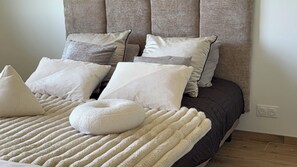 3 makuuhuonetta, silitysrauta/-lauta, Wi-Fi, vuodevaatteet