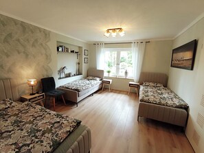 2 bedrooms, in-room safe, iron/ironing board, free WiFi