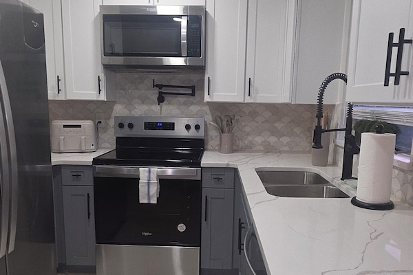 Mikrowelle, Ofen, Herdplatte, GeschirrspĂŒler