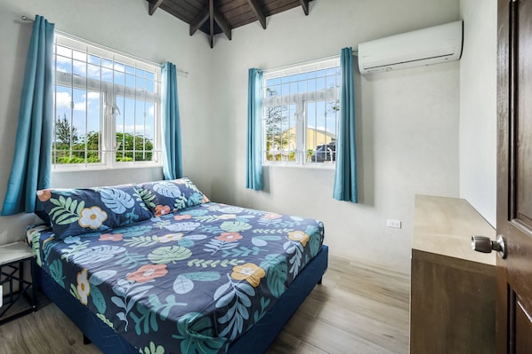 1 habitación, tabla de planchar con plancha, wifi y ropa de cama