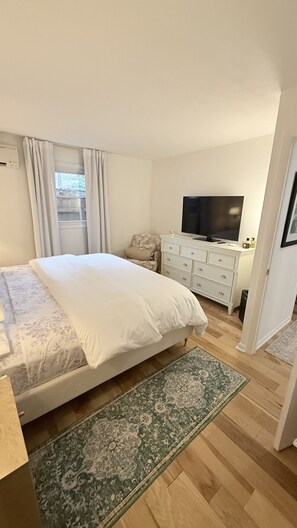 3 bedrooms, iron/ironing board, travel crib, free WiFi