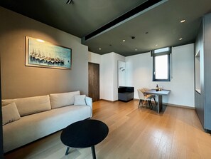 TV - STAY ONLY Tower Suite  2106 (Limassol)