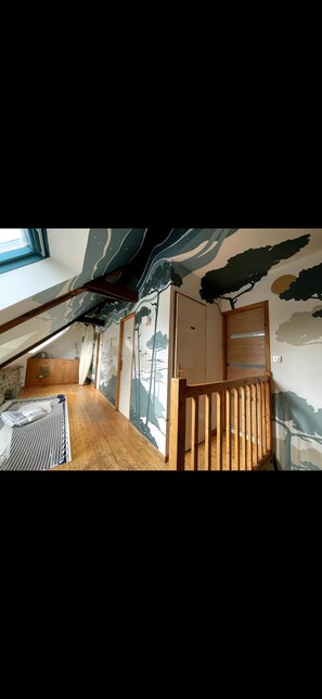 Interior - Cosy house with fireplace (Sainte-Hélène)