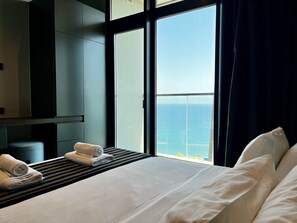 1 bedroom, in-room safe, iron/ironing board, free WiFi