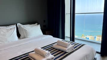 1 bedroom, in-room safe, iron/ironing board, free WiFi