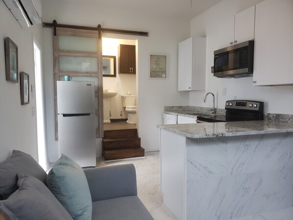 Interior - Cozy newly remodeled studio just steps from beach (Daytona Beach)