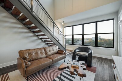 3 bedroom Loft in Downtown Ft Worth!