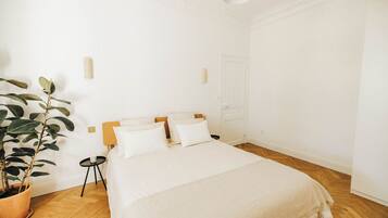 1 غرفة نوم ومكواة/لوح كي وخدمة الإنترنت وملاءات أسرّة