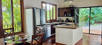 Feel-good oasis Playa Sámara, Ocean view, Private pool, King bed, Dishwasher