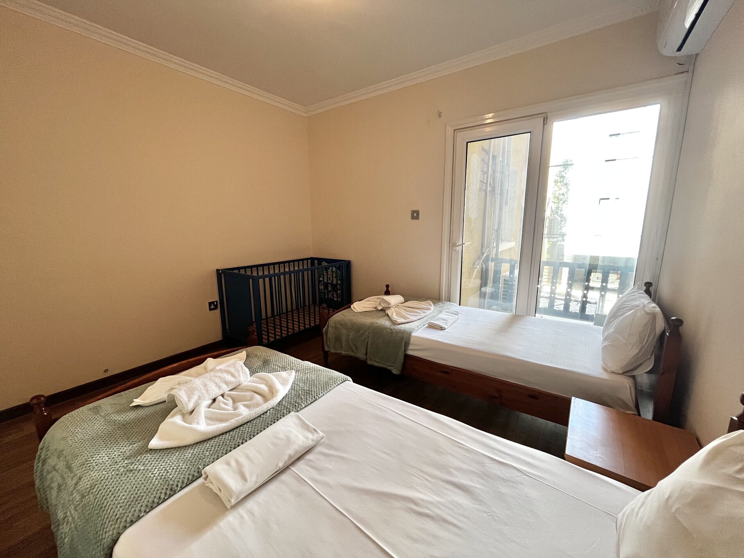 3 bedrooms, iron/ironing board, free WiFi, bed sheets