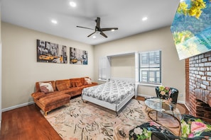 2 bedrooms, iron/ironing board, WiFi, bed sheets - NEW 2BR/2Bath, 4Beds, 10 Min to NYC, Sleeps 6 (Hoboken)