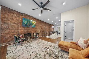 Interior - NEW 2BR/2Bath, 4Beds, 10 Min to NYC, Sleeps 6 (Hoboken)