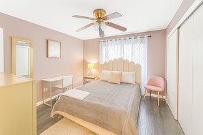 3 makuuhuonetta, työpöytä, Wi-Fi, vuodevaatteet