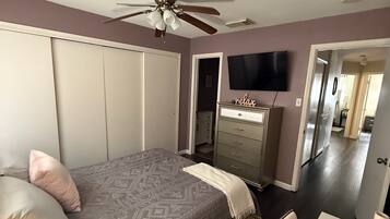 3 quartos, escrivaninha, Wi-Fi, roupa de cama