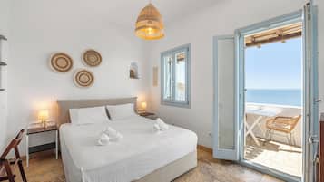 Hypo-allergenic bedding available, WiFi (free)