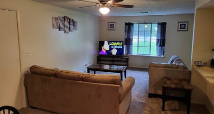 3-bedroom house in charming Snellville with AC