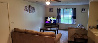 3-bedroom house in charming Snellville with AC